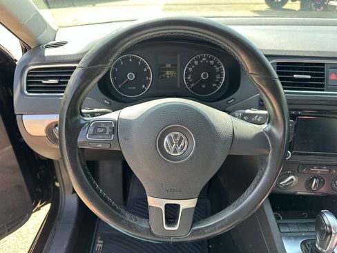 Used 2013 Volkswagen Jetta SE image 12