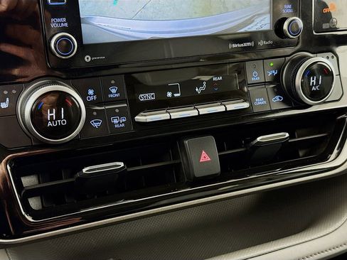 Certified 2022 Toyota Highlander XLE image 15