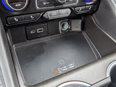 Used 2021 Chevrolet Tahoe LT w/ Luxury Package image 25