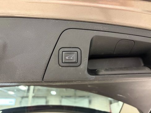 Used 2019 Buick Envision Essence image 30