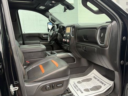 Used 2020 GMC Sierra 2500 AT4 w/ AT4 Premium Package AWD/4WD image 14