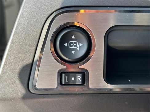 Used 2017 Chevrolet Corvette Stingray Coupe w/ Battery Protection Package image 21