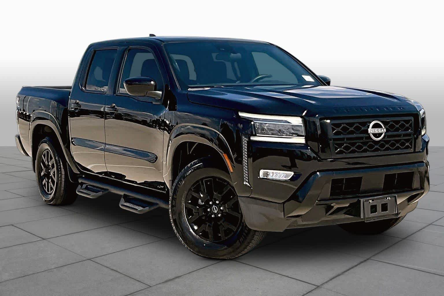 Used 2023 Nissan Frontier SV w/ Midnight Edition Package RWD image 2