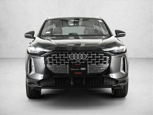 Certified 2025 Audi Q5 Premium w/ Convenience Package AWD/4WD image 2
