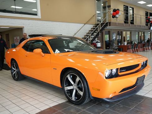 Used 2014 Dodge Challenger R/T RWD image 18