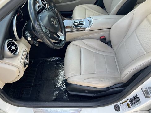 Used 2017 Mercedes-Benz C 300 Sedan image 8