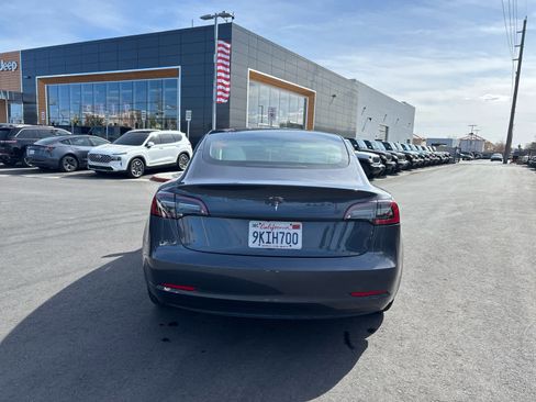 Used 2023 Tesla Model 3 Standard Range image 6
