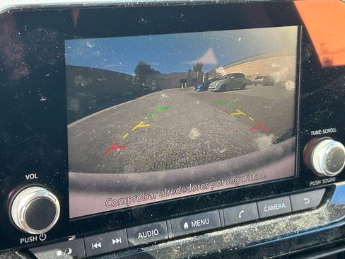 Used 2022 Nissan Pathfinder SV image 7