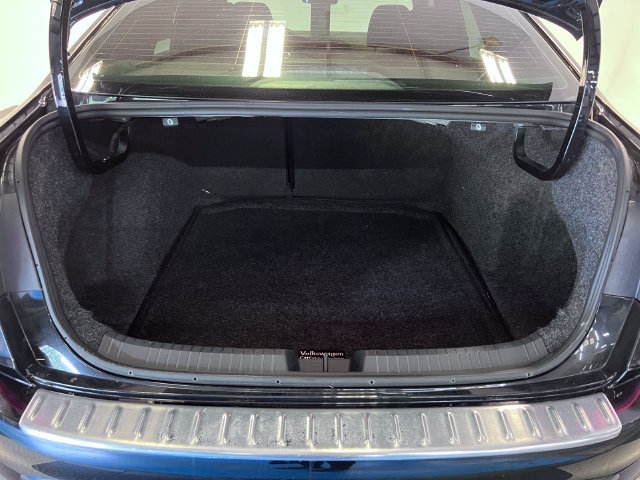 Certified 2024 Volkswagen Jetta Sport FWD image 5