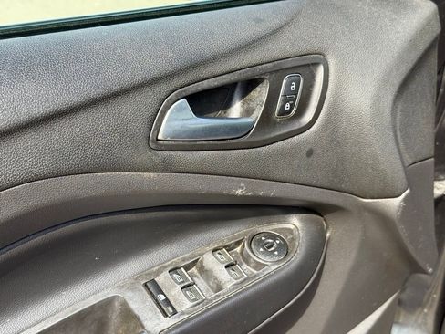 Used 2019 Ford Escape SE FWD image 11