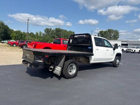 Used 2022 Chevrolet Silverado 3500 LT w/ Convenience Package AWD/4WD image 2