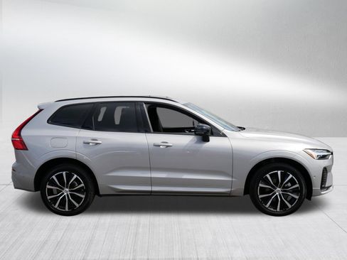 Used 2025 Volvo XC60 B5 Plus AWD/4WD image 6