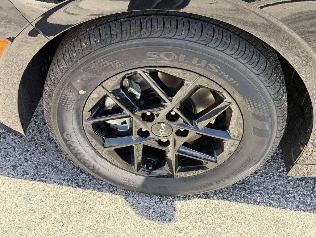 New 2027 Kia K5 LXS FWD image 8