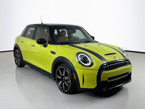 Used 2023 MINI Cooper S image 3