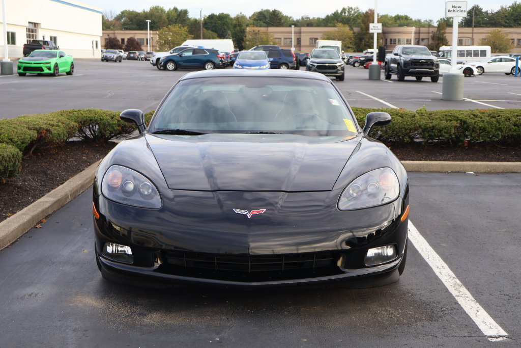 Used 2007 Chevrolet Corvette Coupe w/ Preferred Equipment Group RWD image 2