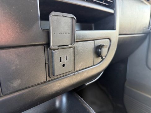 Used 2018 GMC Savana 2500 w/ Driver Convenience Package image 18