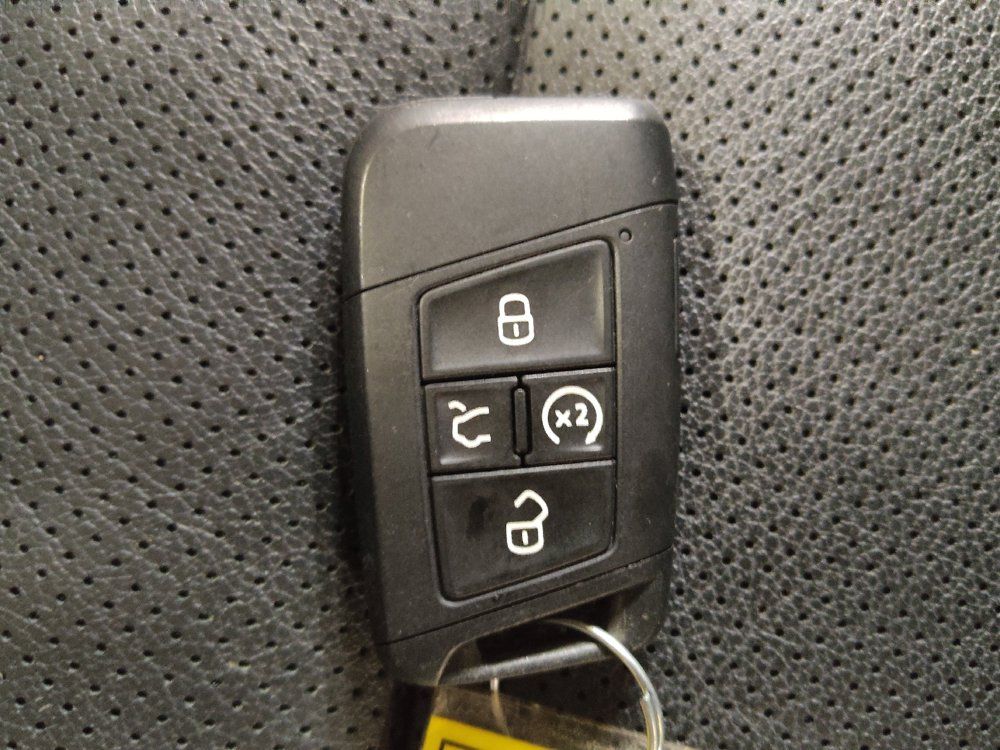 Used 2022 Volkswagen Taos SEL FWD image 32