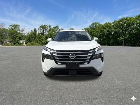 Used 2025 Nissan Rogue SV FWD image 3