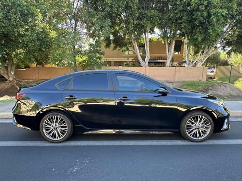 Used 2023 Kia Forte GT-Line w/ GT-Line Technology Package FWD image 9