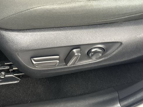 Used 2025 Toyota RAV4 XLE FWD image 20