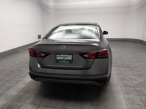 Used 2024 Nissan Altima 2.5 S FWD image 7