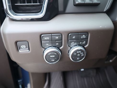 New 2026 GMC Sierra 2500 Denali w/ Denali Reserve Package AWD/4WD image 4