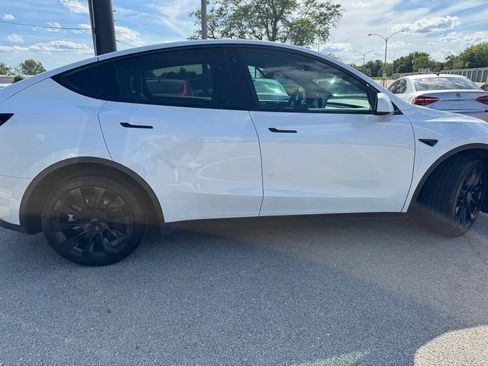 Used 2020 Tesla Model Y Long Range AWD/4WD image 9