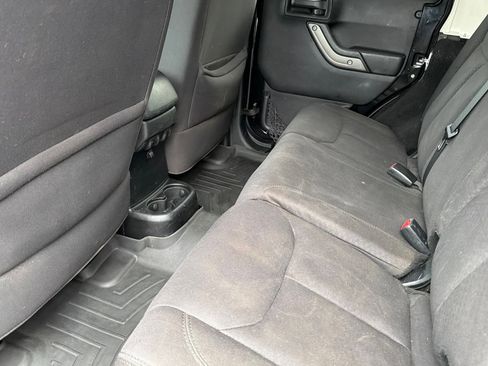 Used 2013 Jeep Wrangler Unlimited Sport image 12