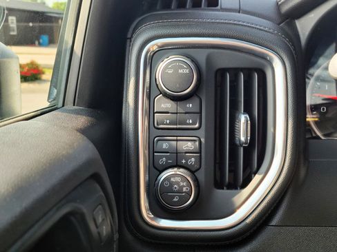 Used 2021 Chevrolet Silverado 2500 High Country AWD/4WD image 12
