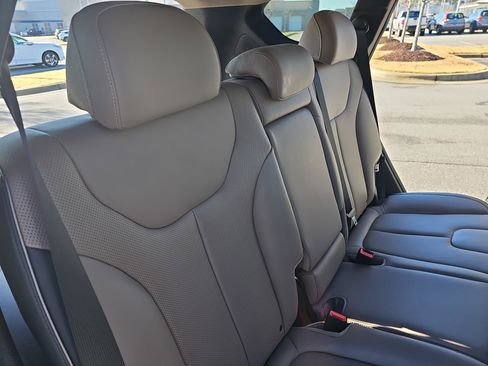 Used 2023 Hyundai Santa Fe Limited image 12