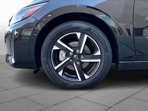 Used 2025 Nissan Sentra SV image 9