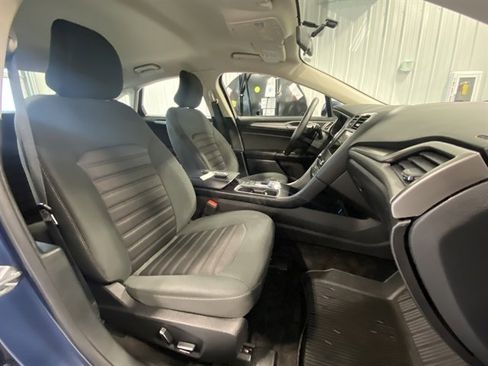 Used 2018 Ford Fusion SE w/ Fusion SE Technology Package image 24
