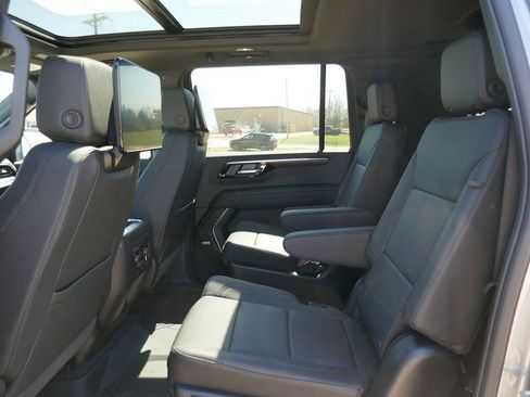 New 2026 Chevrolet Suburban Z71 w/ Z71 Off-Road Package AWD/4WD image 19