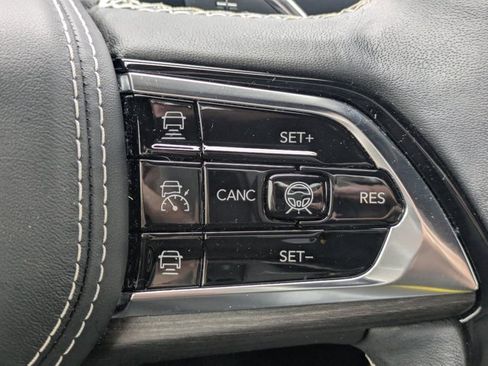 Used 2024 Jeep Grand Cherokee Overland w/ Adv Protech Group III image 29