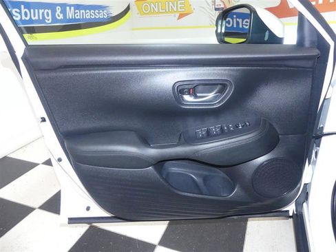 Used 2023 Honda HR-V LX image 20