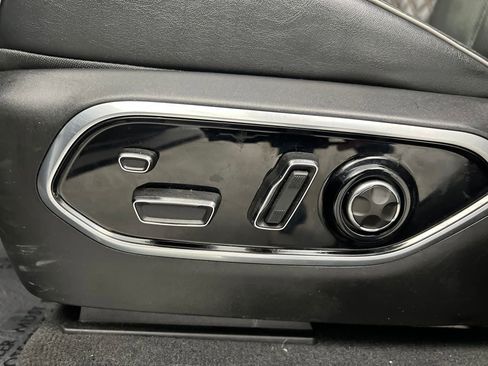 Used 2025 Jeep Grand Cherokee Summit image 10