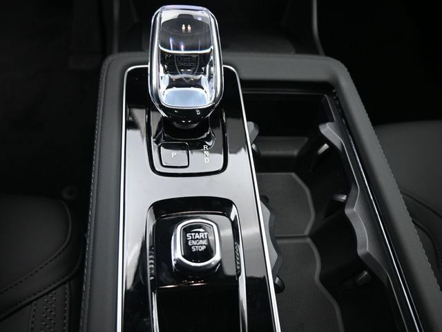 New 2026 Volvo XC90 B6 Plus w/ Protection Package Premier AWD/4WD image 11