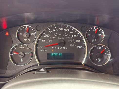 Used 2024 Chevrolet Express 2500 w/ Driver Convenience Package RWD image 16