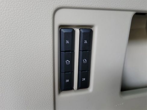 Used 2021 Lincoln Navigator Reserve w/ Luxury Package image 11