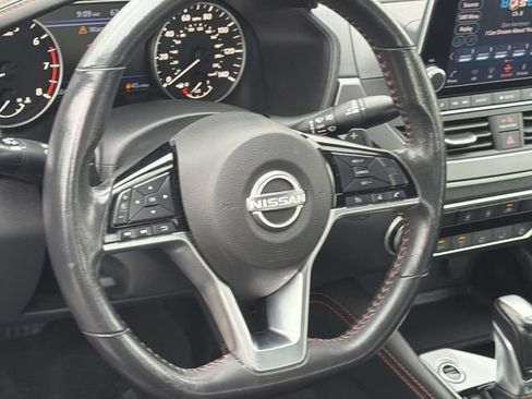 Certified 2024 Nissan Altima 2.5 SR FWD image 9