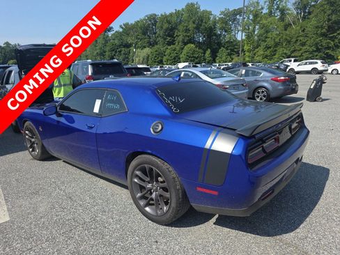 Used 2022 Dodge Challenger R/T Scat Pack w/ Driver Convenience Group RWD image 4