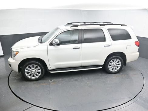 Used 2016 Toyota Sequoia Platinum image 22