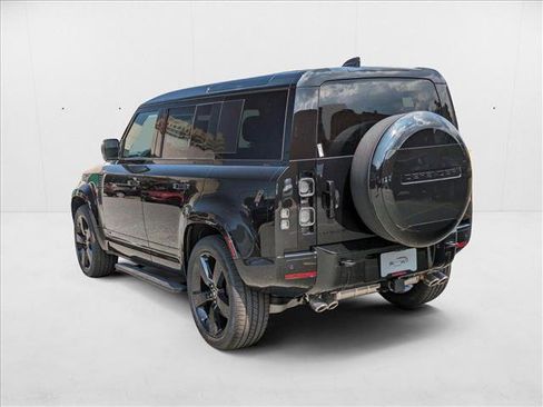 New 2025 Land Rover Defender 110 V8 AWD/4WD image 9