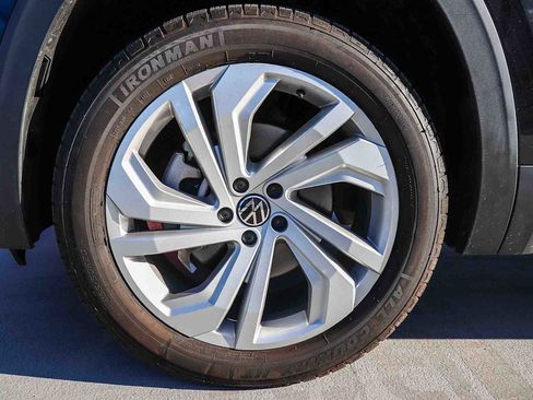 Used 2021 Volkswagen Atlas SE image 11