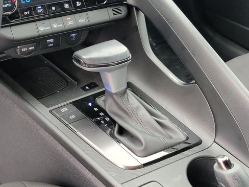 Certified 2025 Hyundai Elantra Sport FWD image 11