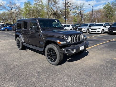 Certified 2025 Jeep Wrangler Unlimited Sahara w/ Safety Group image 6