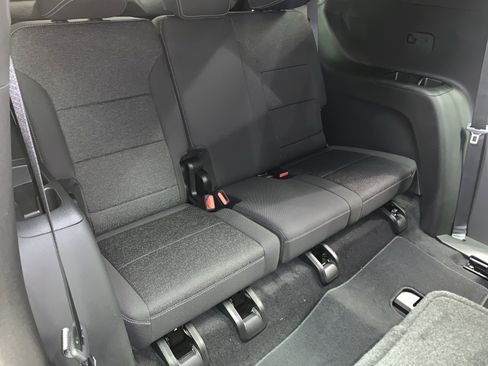 New 2026 Chevrolet Traverse LT image 12