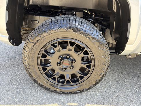 Used 2026 Toyota Tacoma SR5 RWD image 17