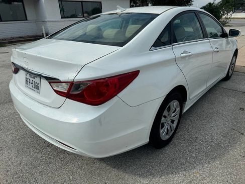 Used 2011 Hyundai Sonata GLS image 7