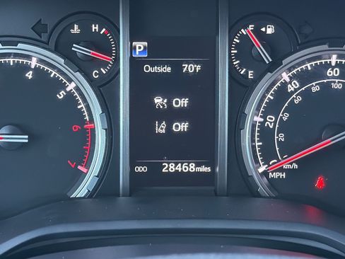 Used 2023 Toyota 4Runner TRD Off-Road Premium w/ Moonroof Package AWD/4WD image 28